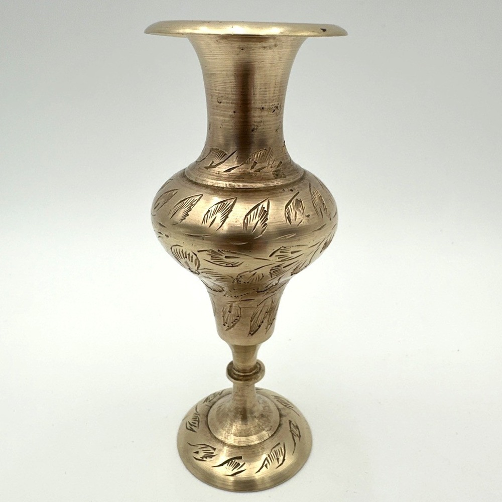 Vintage Brass Bud Vase Pedestal Base Etched Floral Leaf Boho Accent Decor 5" - Picture 2 of 11